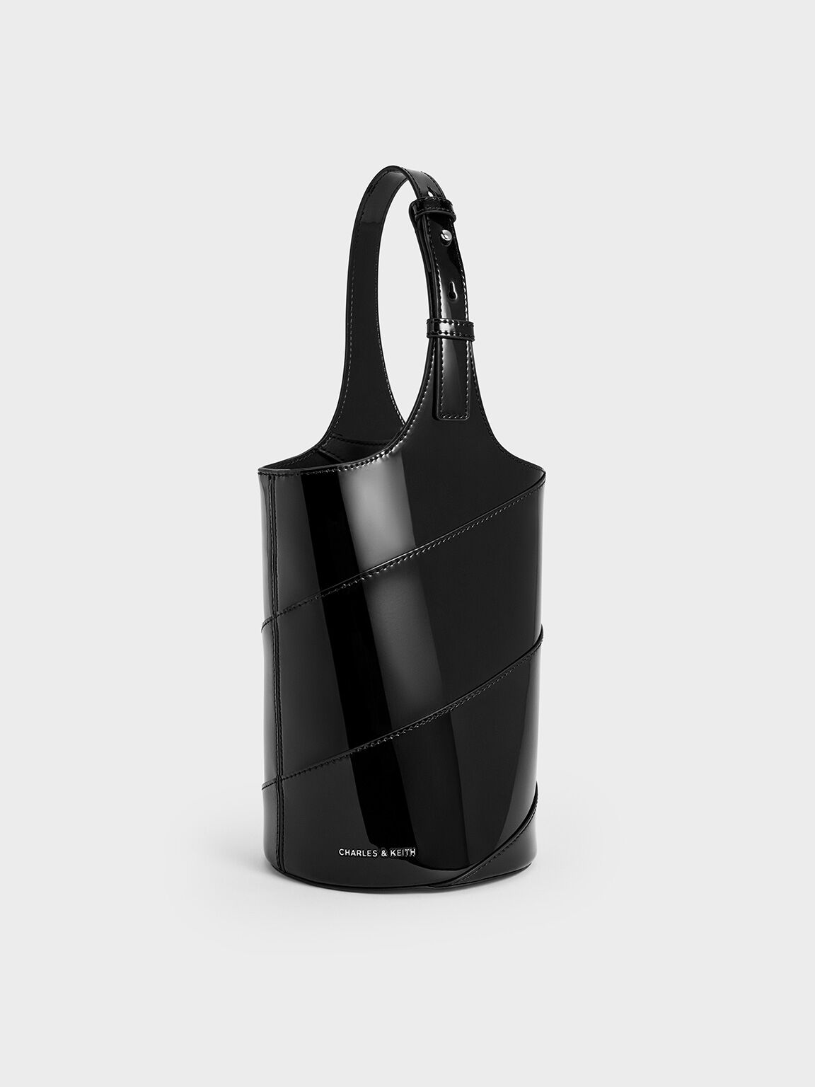 Trin Patent Cylindrical Bucket Bag, Noir, hi-res