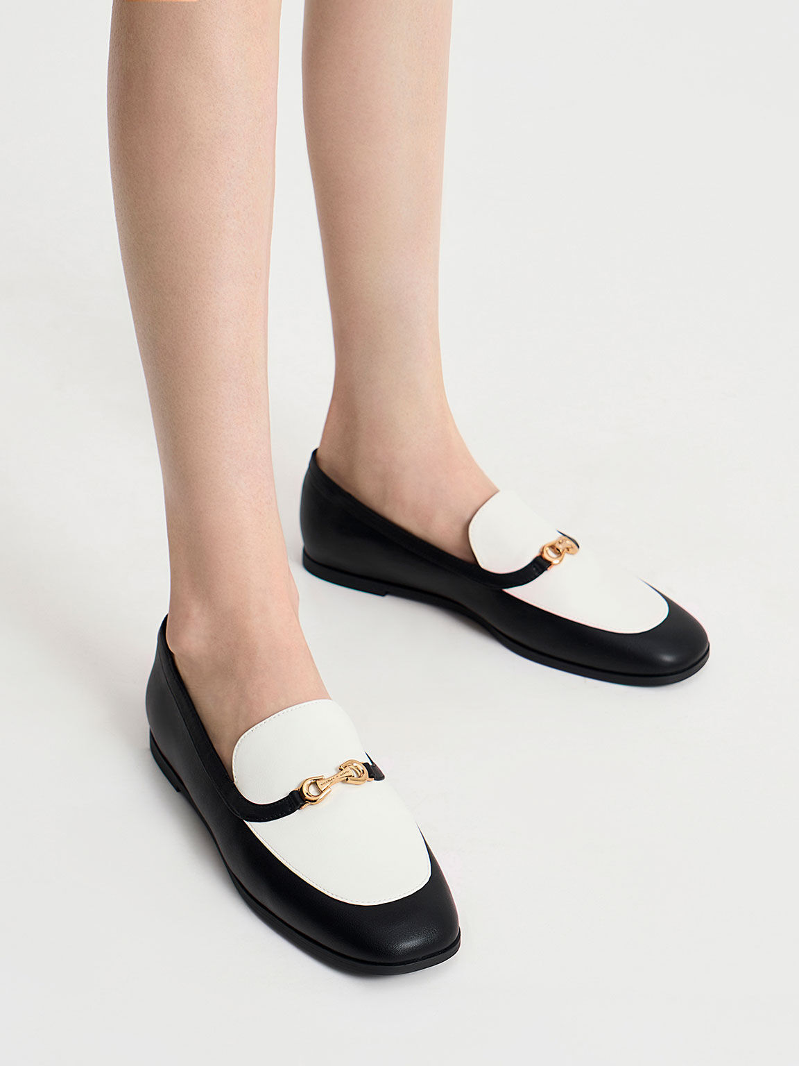 Metallic Accent Two-Tone Round-Toe Loafers - Multi