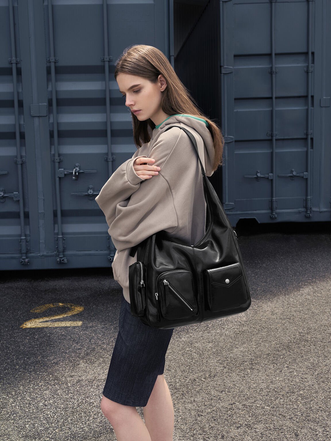 Thora Crinkle-Effect Multi-Pocket Hobo Bag, Noir, hi-res