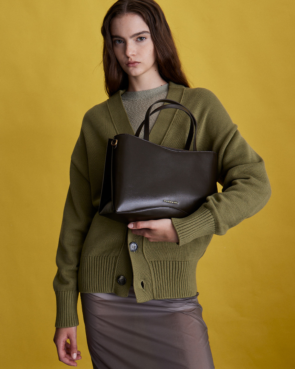 Women’s Sybill tote bag in dark moss – CHARLES & KEITH