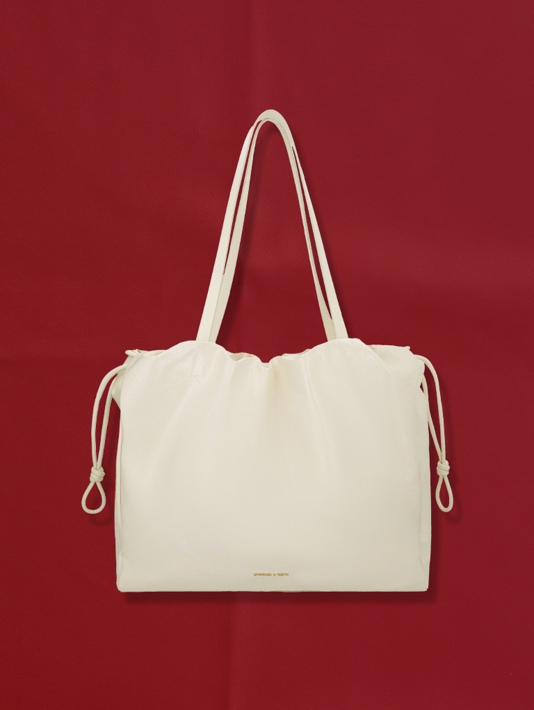 Women’s Bethel Crinkle-Effect Ruched Drawstring Tote Bag in cream